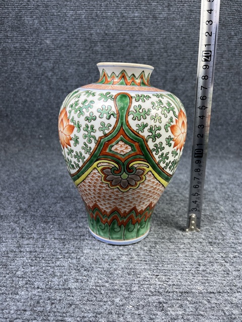古玩陶瓷五彩梅瓶拍賣,當前價格9888元