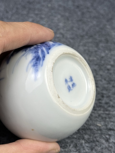 古玩陶瓷王步風格青花大雞圖水盂拍賣,當前價格5888元