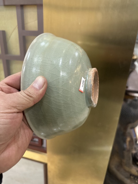 古玩陶瓷龍泉青瓷碗拍賣,當前價格2999元