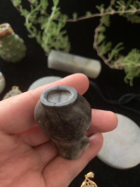 古玩玉器清代翡翠雕“花卉紋瓶”拍賣,當前價格18000元