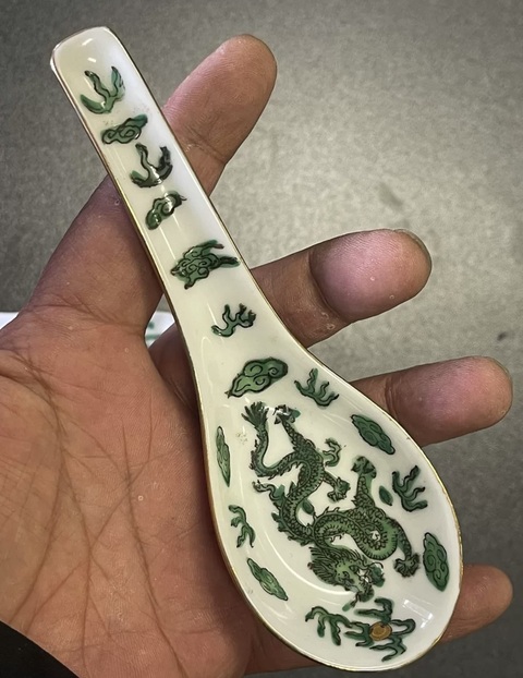 古玩陶瓷白釉綠龍調羹勺子一只拍賣,當前價格688元
