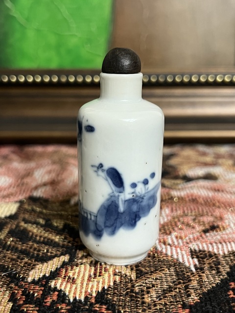 古玩陶瓷晚清青花人物鼻煙壺拍賣，當前價格1600元
