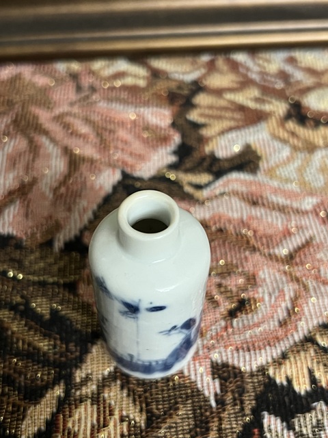 古玩陶瓷晚清青花人物鼻煙壺拍賣，當前價格1600元