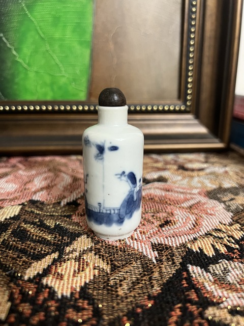 古玩陶瓷晚清青花人物鼻煙壺拍賣，當前價格1600元