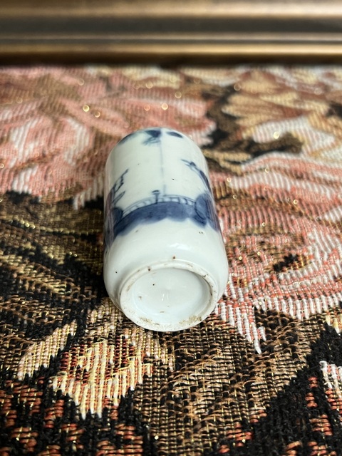 古玩陶瓷晚清青花人物鼻煙壺拍賣，當前價格1600元