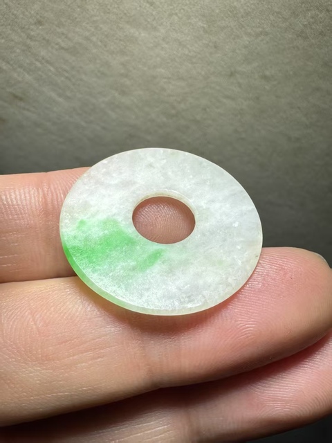 古玩玉器（虧本放漏）清代天然翡翠“平安扣”拍賣，當前價格800元