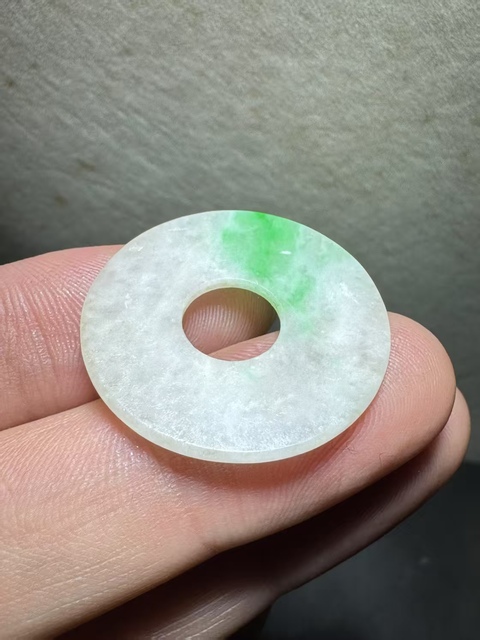古玩玉器（虧本放漏）清代天然翡翠“平安扣”拍賣，當前價格800元