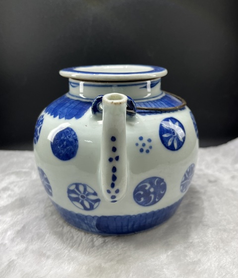 古玩陶瓷青花皮球花卉紋提梁壺拍賣，當前價格3800元