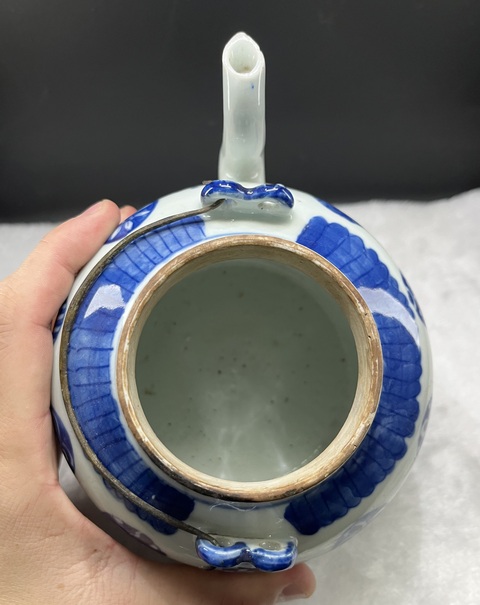 古玩陶瓷青花皮球花卉紋提梁壺拍賣，當前價格3800元
