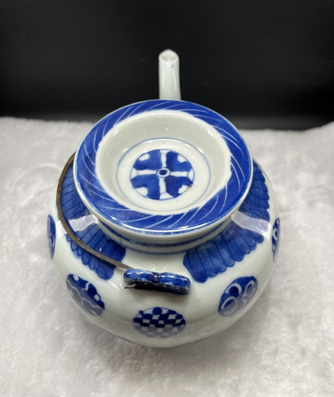 古玩陶瓷青花皮球花卉紋提梁壺拍賣，當前價格3800元