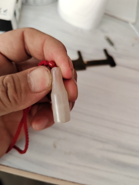 古玩玉器地方玉“素紋煙嘴”拍賣,當前價格1666元