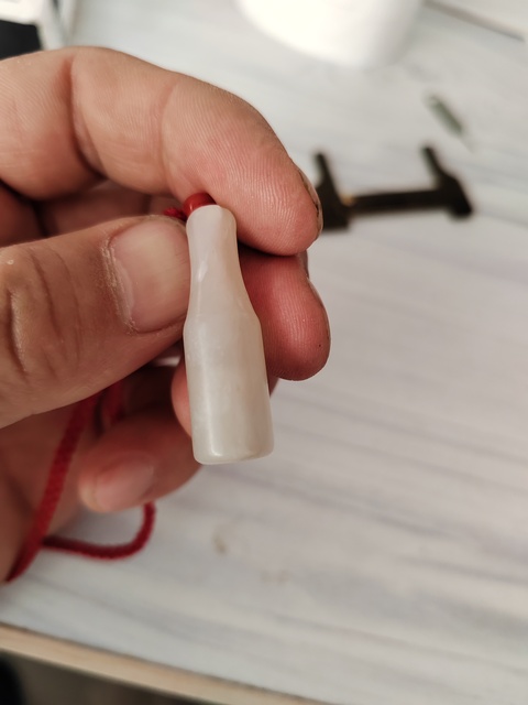 古玩玉器地方玉“素紋煙嘴”拍賣,當前價格1666元