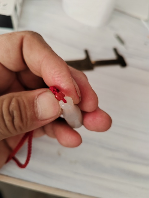 古玩玉器地方玉“素紋煙嘴”拍賣,當前價格1666元
