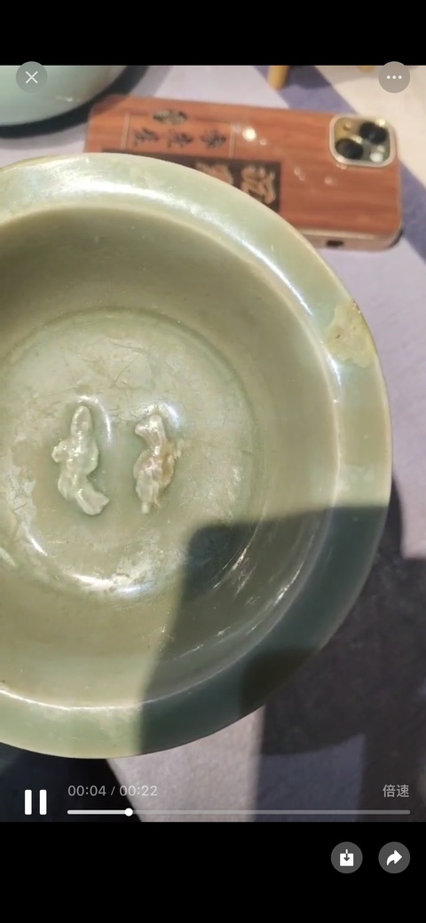 古玩陶瓷宋元·青釉模印雙魚紋折沿洗真品鑒賞圖