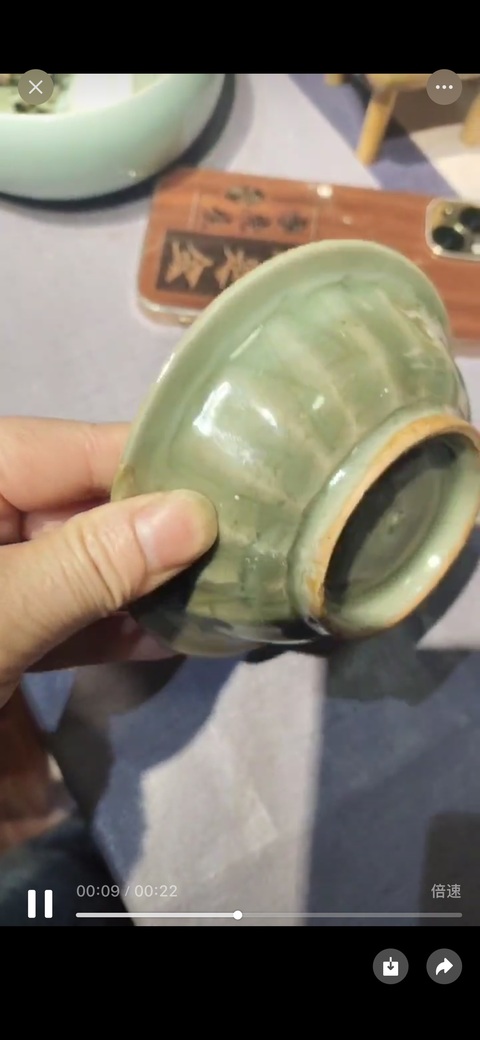 古玩陶瓷宋元·青釉模印雙魚紋折沿洗真品鑒賞圖