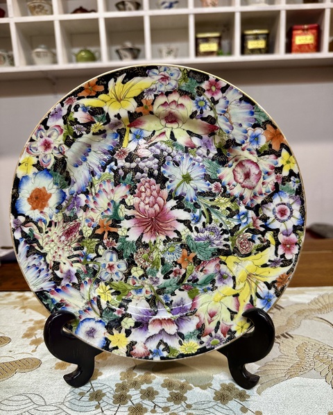 古玩陶瓷民國訂燒款墨地百花粉彩盤拍賣，當前價格3555元