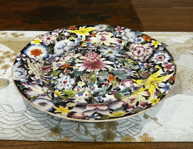 古玩陶瓷民國訂燒款墨地百花粉彩盤拍賣，當前價格3555元