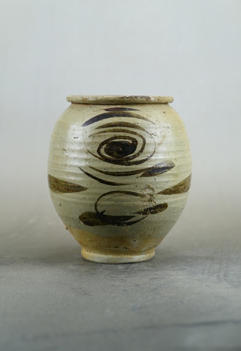 古玩陶瓷精品.元青花螺旋紋罐(館藏級)拍賣,當前價格2888元