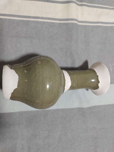 古玩陶瓷館藏級南宋龍泉青瓷花觚拍賣,當前價格1980元