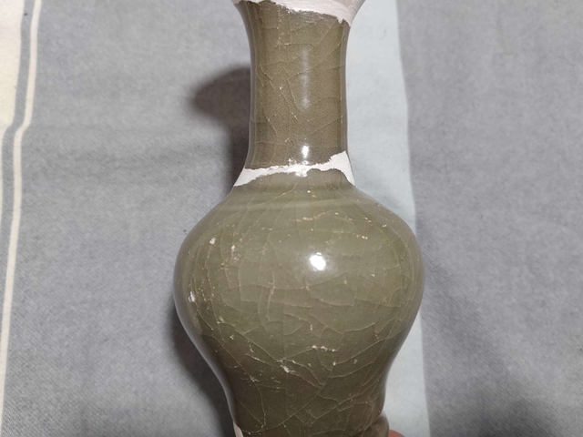 古玩陶瓷館藏級南宋龍泉青瓷花觚拍賣,當前價格1980元