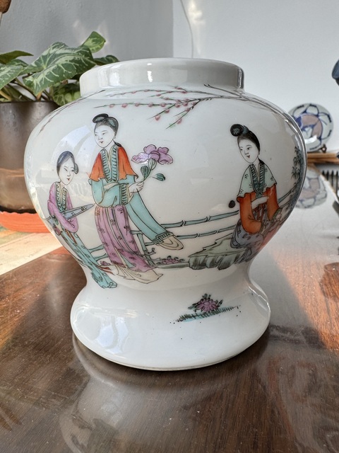 古玩陶瓷全美名家粉彩仕女將軍罐拍賣,當前價格2400元
