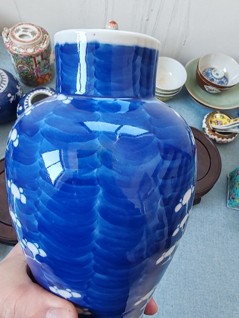 古玩陶瓷清晚期青花冰梅紋蓋瓶拍賣，當前價格2680元