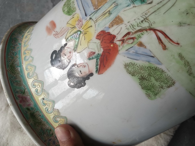 古玩陶瓷567時期 粉彩仕女圖花盆拍賣,當前價格4000元