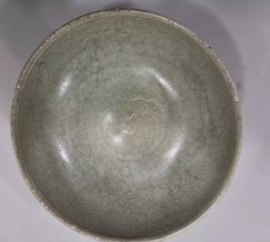 古玩陶瓷元末明初龍泉青瓷刻花茶碗拍賣，當前價格5000元