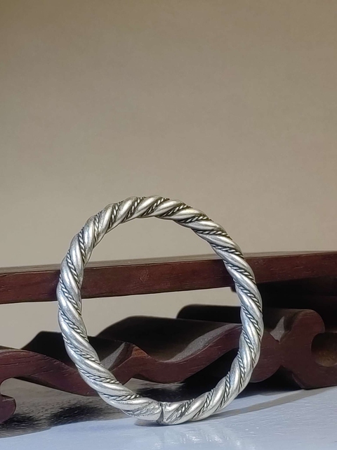 古玩雜項絞絲麻花型銀手鐲拍賣,當前價格999元