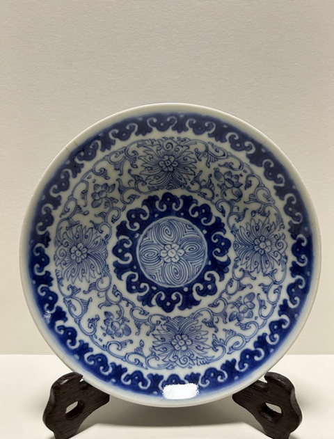 古玩陶瓷清·嘉慶本朝本款纏枝花卉紋青花盤拍賣，當前價格1888元