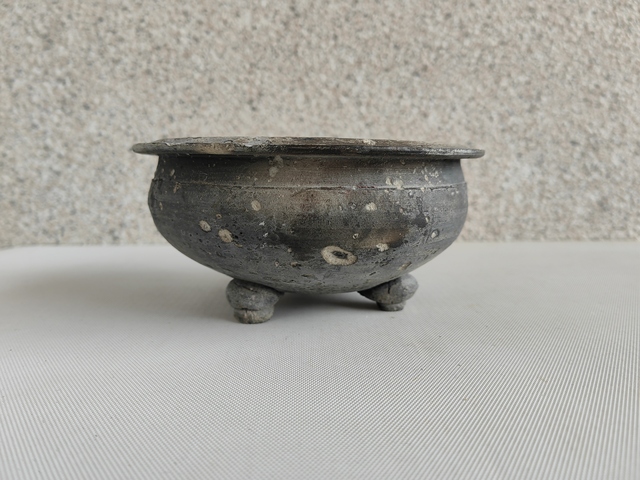 古玩陶瓷灰陶三足爐拍賣,當前價格666元