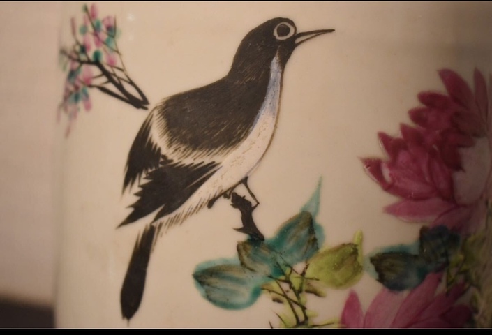 淺絳彩花鳥(niǎo)紋壯罐拍賣(mài)，當(dāng)前價(jià)格1800元