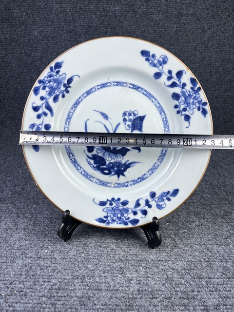 古玩陶瓷乾隆青花洞石花卉紋盤拍賣,當前價格900元