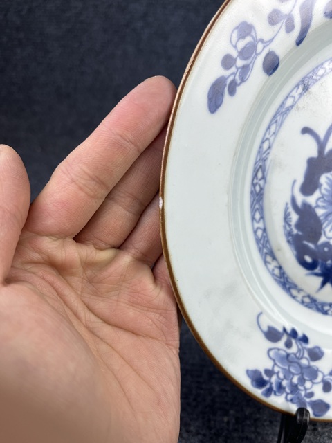 古玩陶瓷乾隆青花洞石花卉紋盤拍賣,當前價格900元