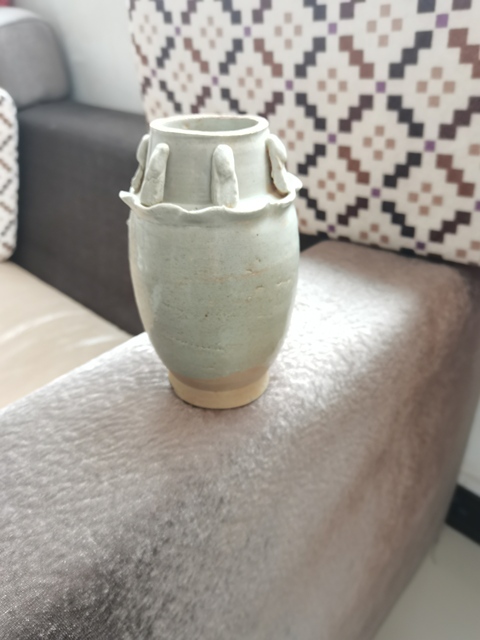 宋人物瓶拍賣，當前價格600元