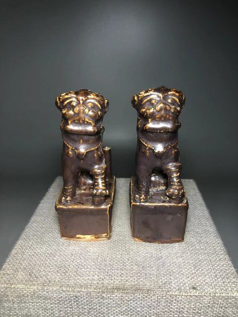 古玩陶瓷明,紫金釉獅子香插一對(duì)拍賣,當(dāng)前價(jià)格1200元