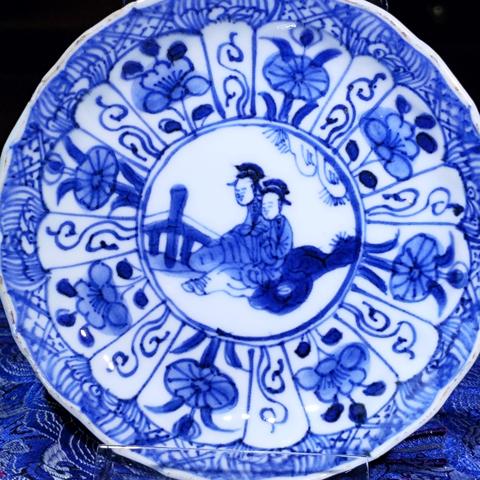 古玩陶瓷【2025一對康熙人物場景】青花二喬圖花口盤拍賣,當前價格2580元