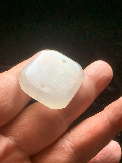 古玩玉器（一口價到底）清代天然翡翠雕“素紋帽正”拍賣，當(dāng)前價格5000元