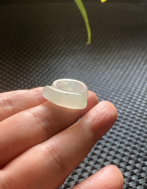 古玩玉器清代翡翠雕“素紋戒指”拍賣，當前價格2500元