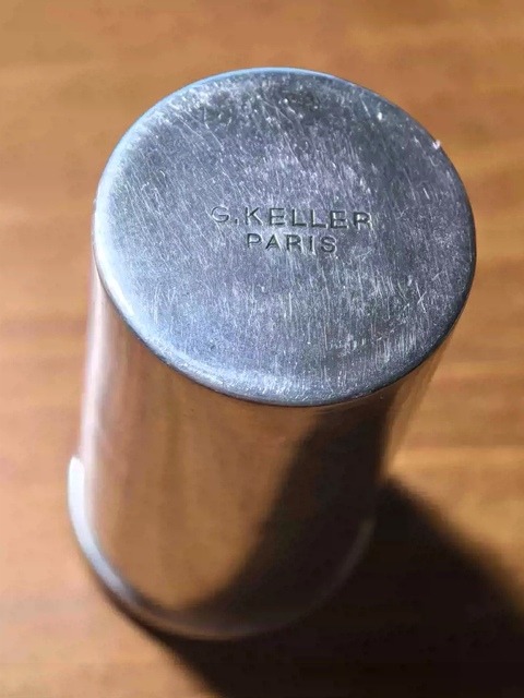 古玩雜項十九世紀葡***爵定制銀盒(帶紋章和名匠印記)拍賣,當前價格1680元