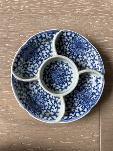 古玩陶瓷清乾隆青花格盤拍賣,當前價格5000元