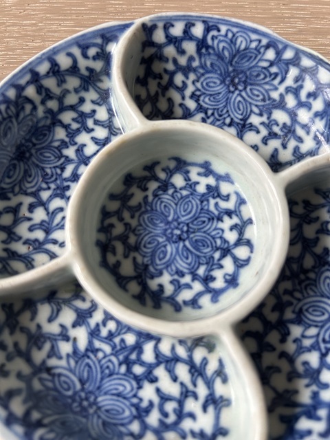 古玩陶瓷清乾隆青花格盤拍賣,當前價格5000元
