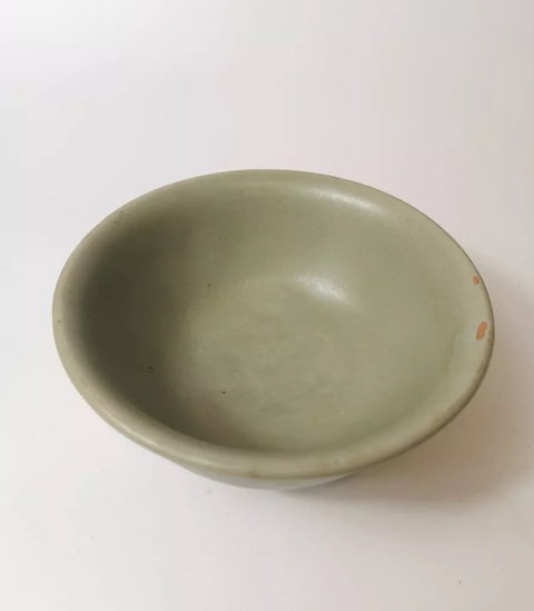 古玩陶瓷元·龍泉青瓷撇口碗拍賣,當(dāng)前價(jià)格8000元