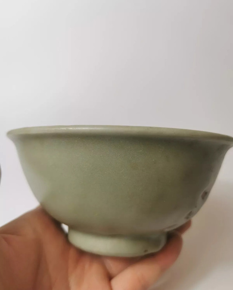 古玩陶瓷元·龍泉青瓷撇口碗拍賣,當(dāng)前價(jià)格8000元