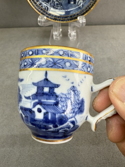 古玩陶瓷樓臺亭閣山水紋青花盤杯拍賣，當前價格1800元