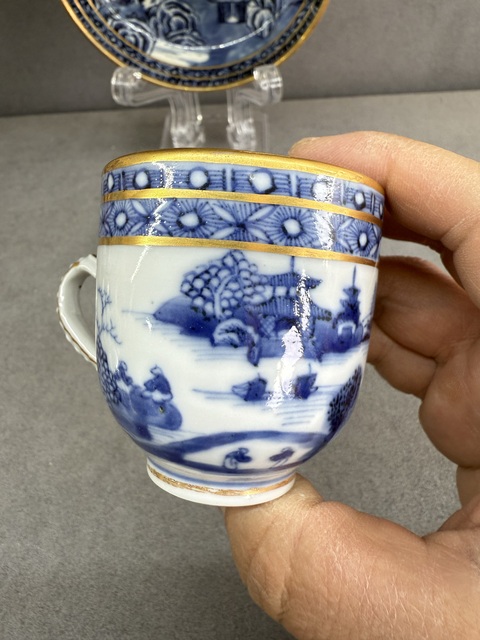 古玩陶瓷樓臺亭閣山水紋青花盤杯拍賣，當前價格1800元