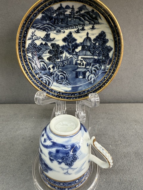 古玩陶瓷樓臺亭閣山水紋青花盤杯拍賣，當前價格1800元