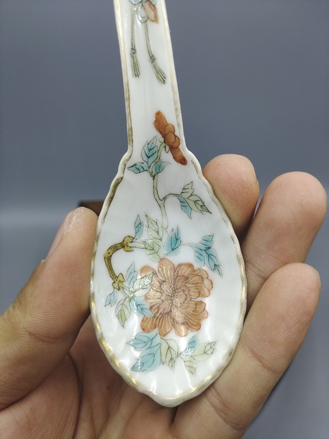 古玩陶瓷清同治?細(xì)路粉彩一品富貴瓜棱湯勺拍賣(mài),當(dāng)前價(jià)格680元