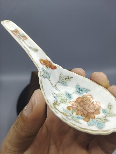 古玩陶瓷清同治?細(xì)路粉彩一品富貴瓜棱湯勺拍賣(mài),當(dāng)前價(jià)格680元