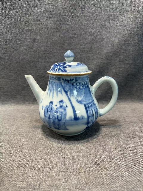 古玩陶瓷康熙青花(西廂記)茶壺拍賣,當前價格11888元